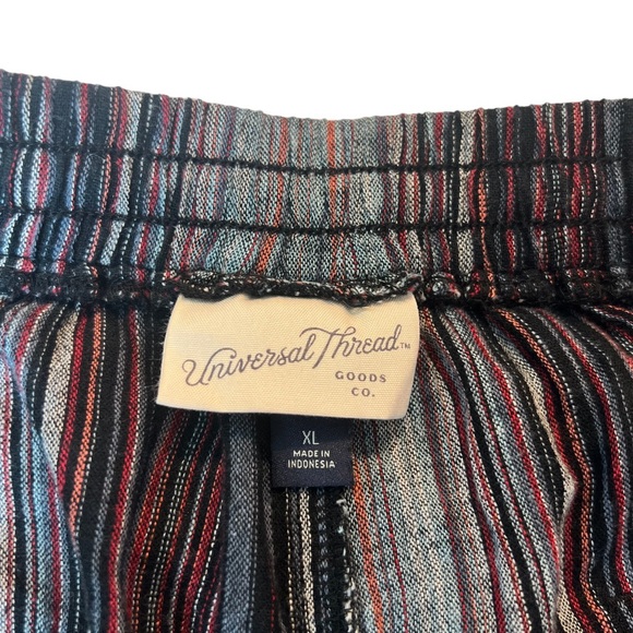 Universal Thread Womens Multicolor Striped Shorts Size XL - Picture 4 of 4
